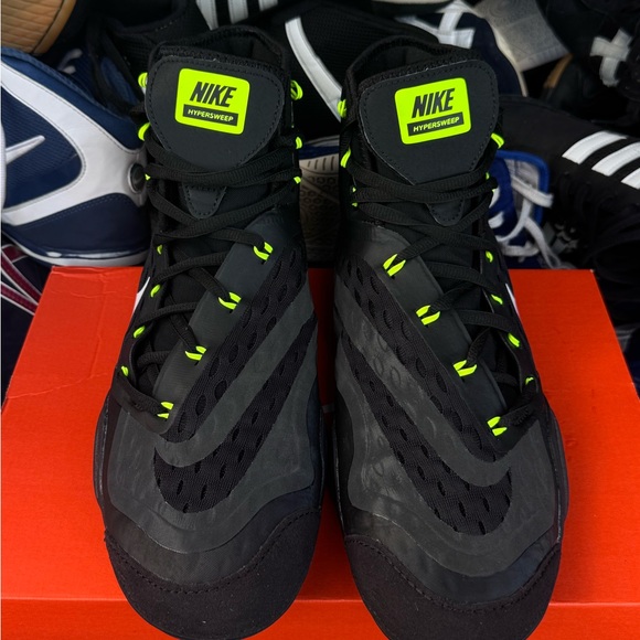 Nike Other - Nike Men's Black with Volt Nike Hypersweep Men’s 12.5